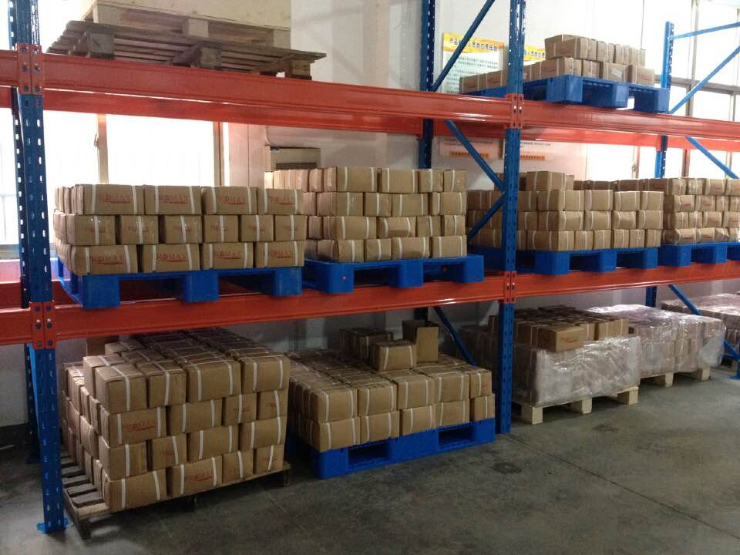 橫梁式貨架塑料托盤如何選擇？