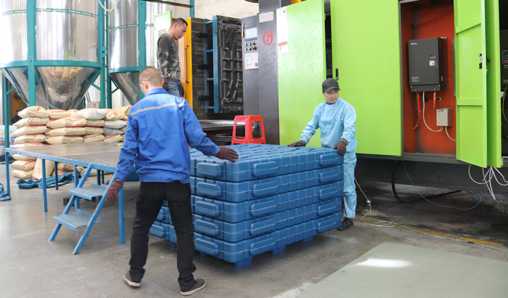 中空吹塑托盤的生產(chǎn)成本是？太便宜小心貓膩哦