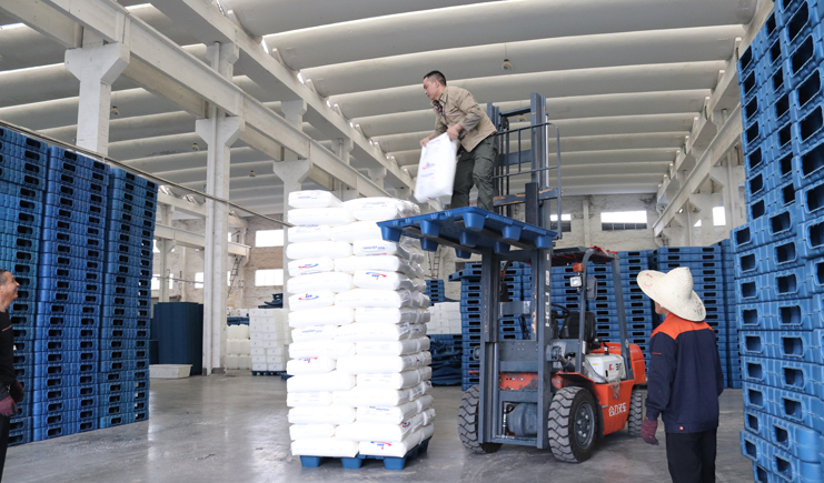 復(fù)聯(lián)4的英雄們維護(hù)宇宙和平，塑料托盤守護(hù)您