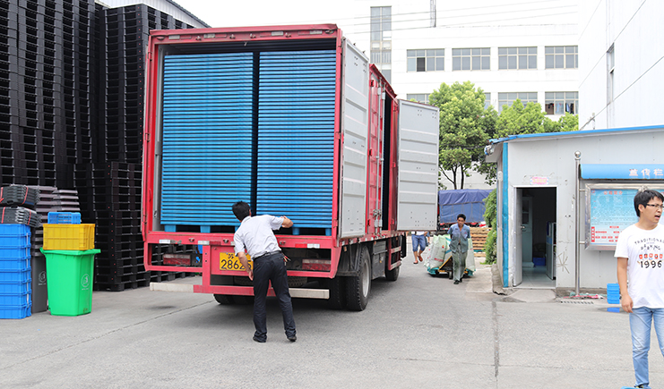 吹塑托盤(pán)廠(chǎng)家，為您詳細(xì)解讀托盤(pán)尺寸規(guī)格