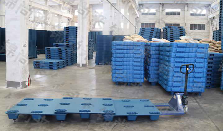 大開腦洞！給九腳吹塑托盤加輪子，想不到吧！